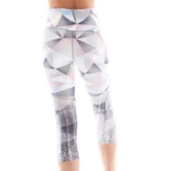Evolution & Creation EVCR Geometric Capri Leggings Yoga Pants Compression - M - Picture 2 of 5